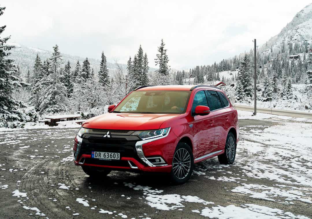 Foto: Outlander PHEV i vinterføre