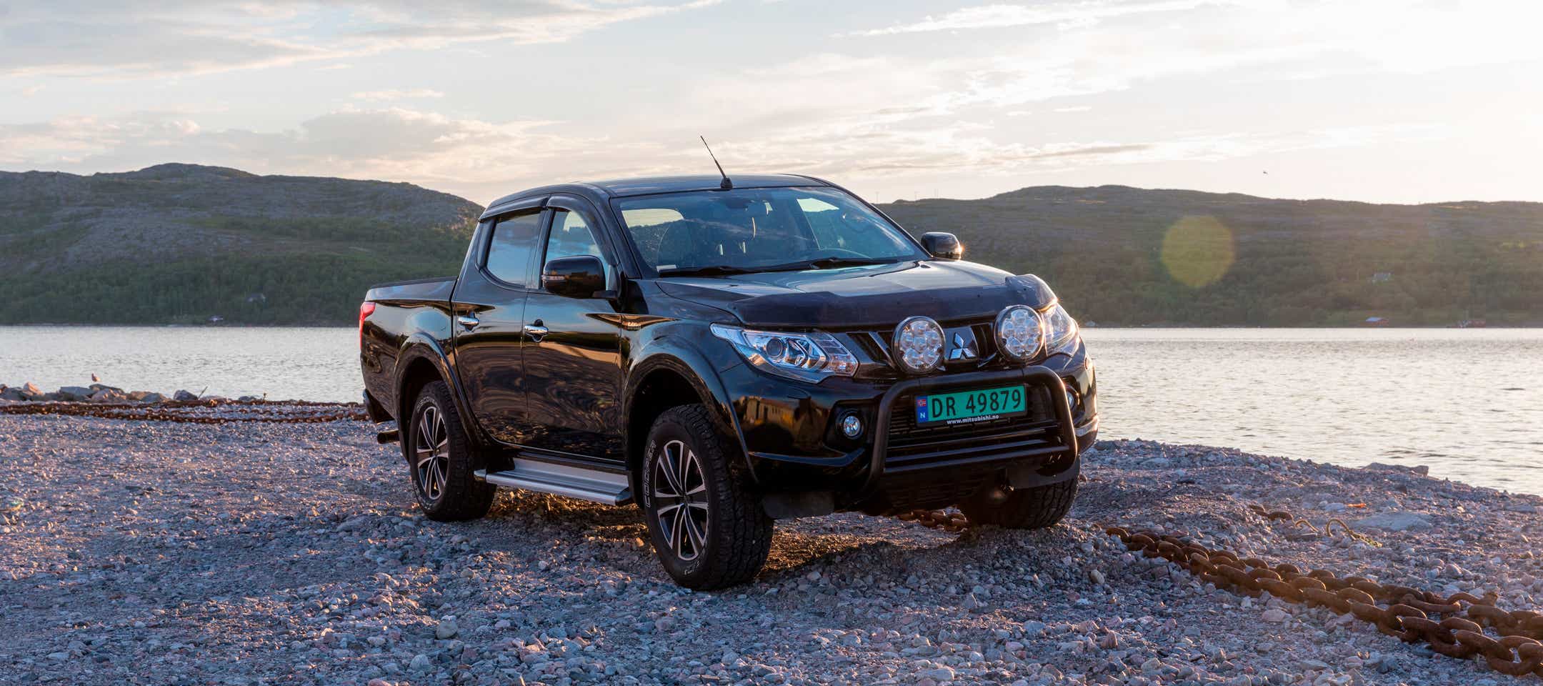 Foto. Pickupen Mitsubishi L200 fra siden.