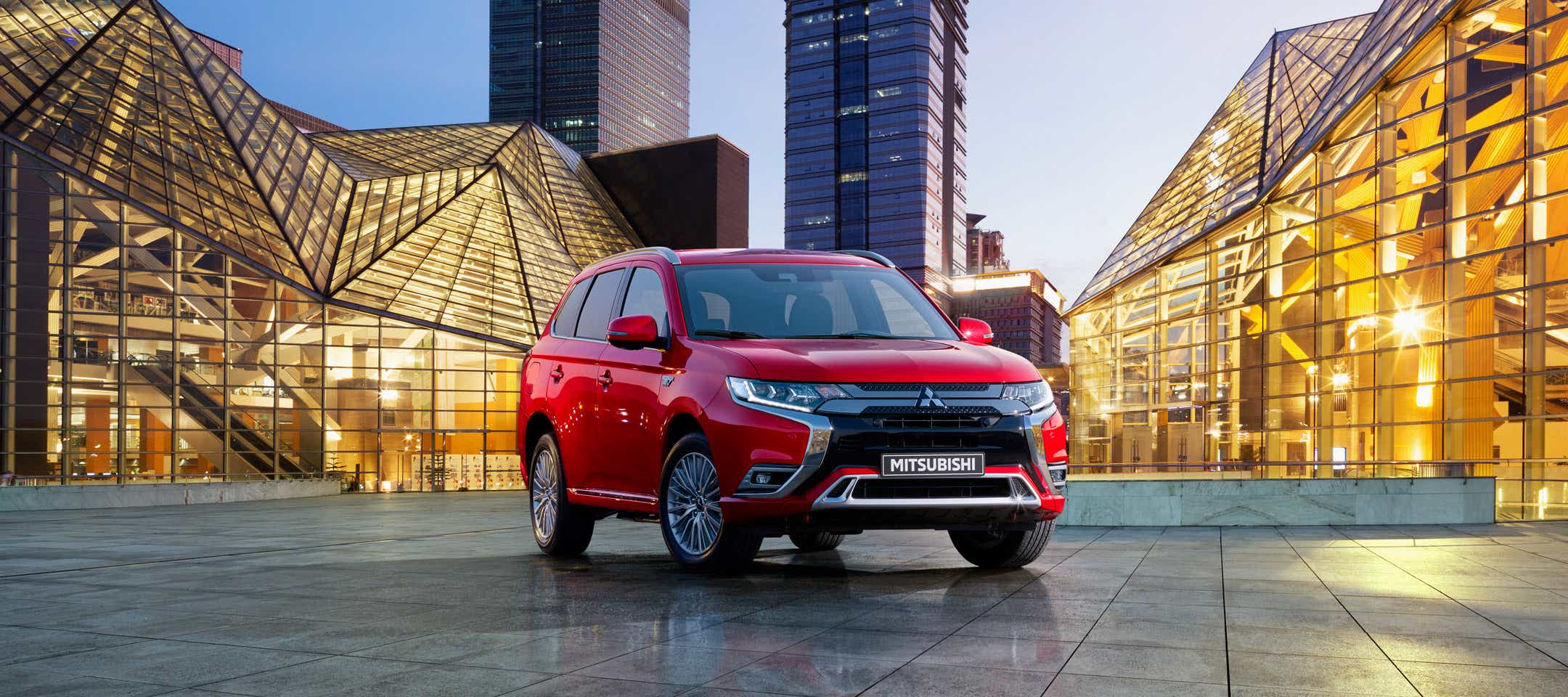 Foto: Nye Outlander PHEV i Red Diamond