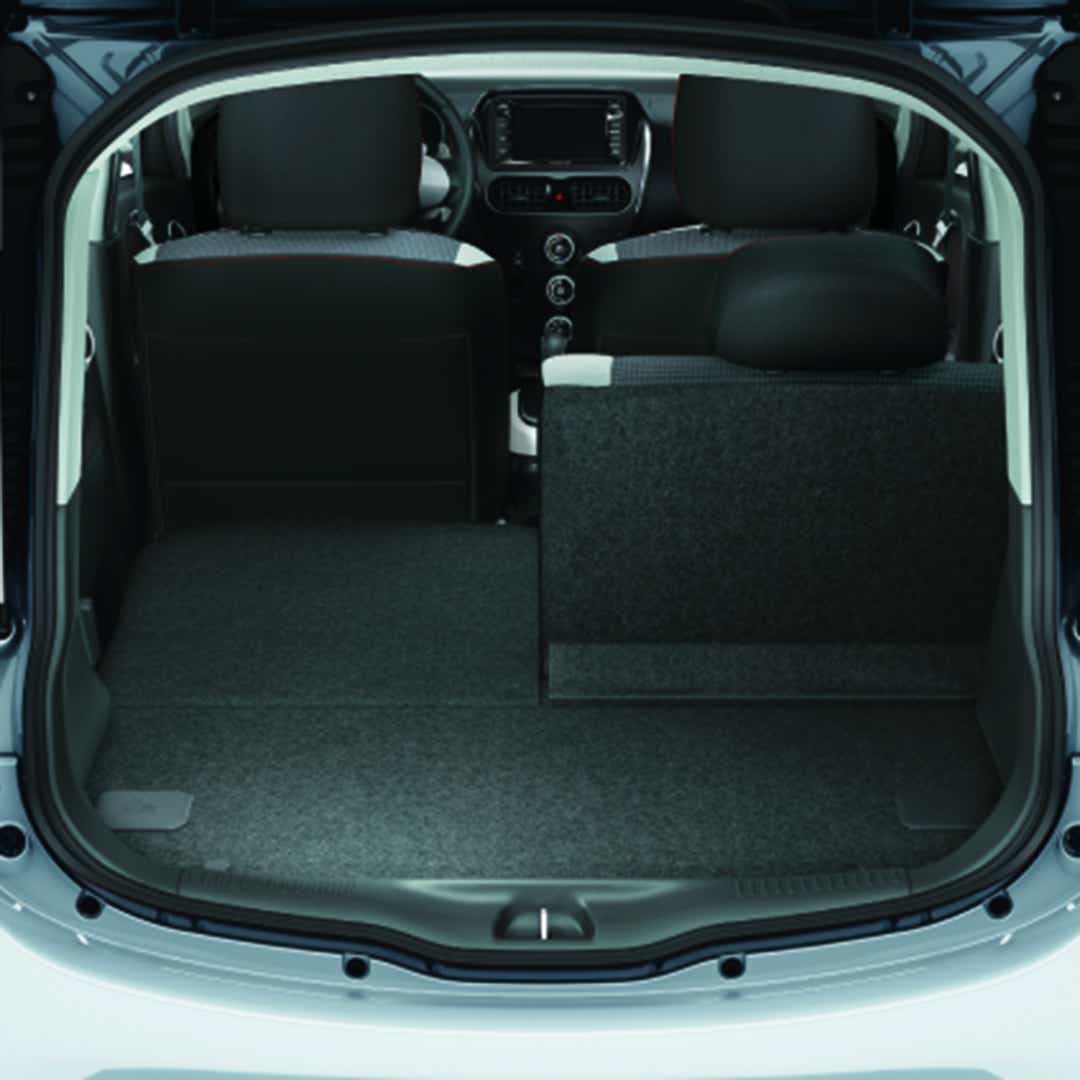 Foto: i-MiEV bagasjeromsplass. God plass til bagasje og ærender