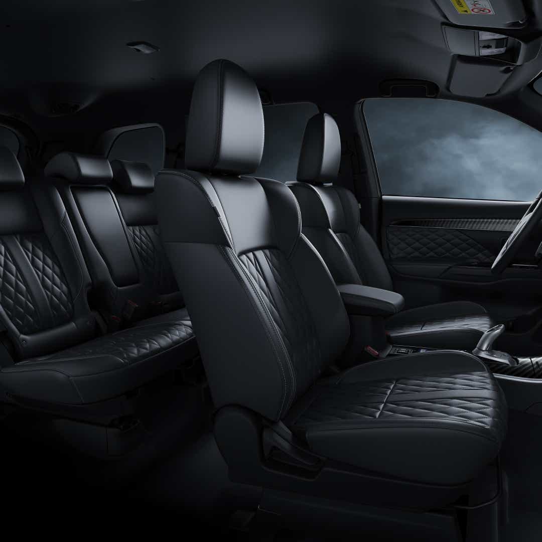 Foto: Outlander PHEV har godt med plass til alle passasjerer